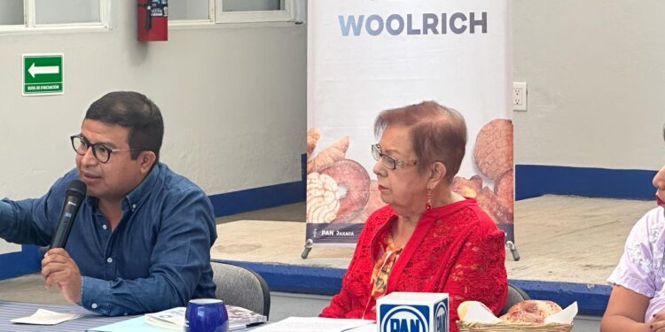 La dirigente estatal del PAN, Perla Woolrich Fernández anunció la visita a Oaxaca de la candidata presidencial Xóchitl Gálvez Ruíz